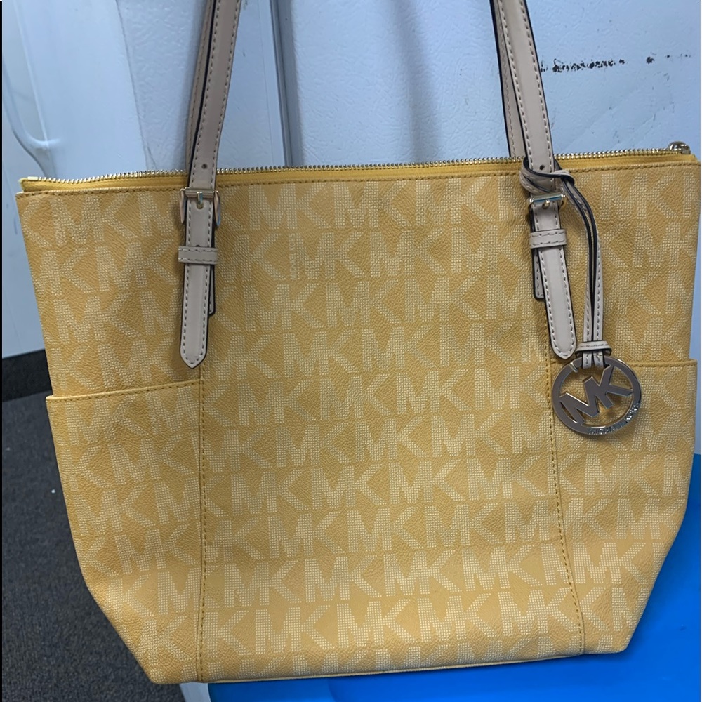 Micheal Kors Purse